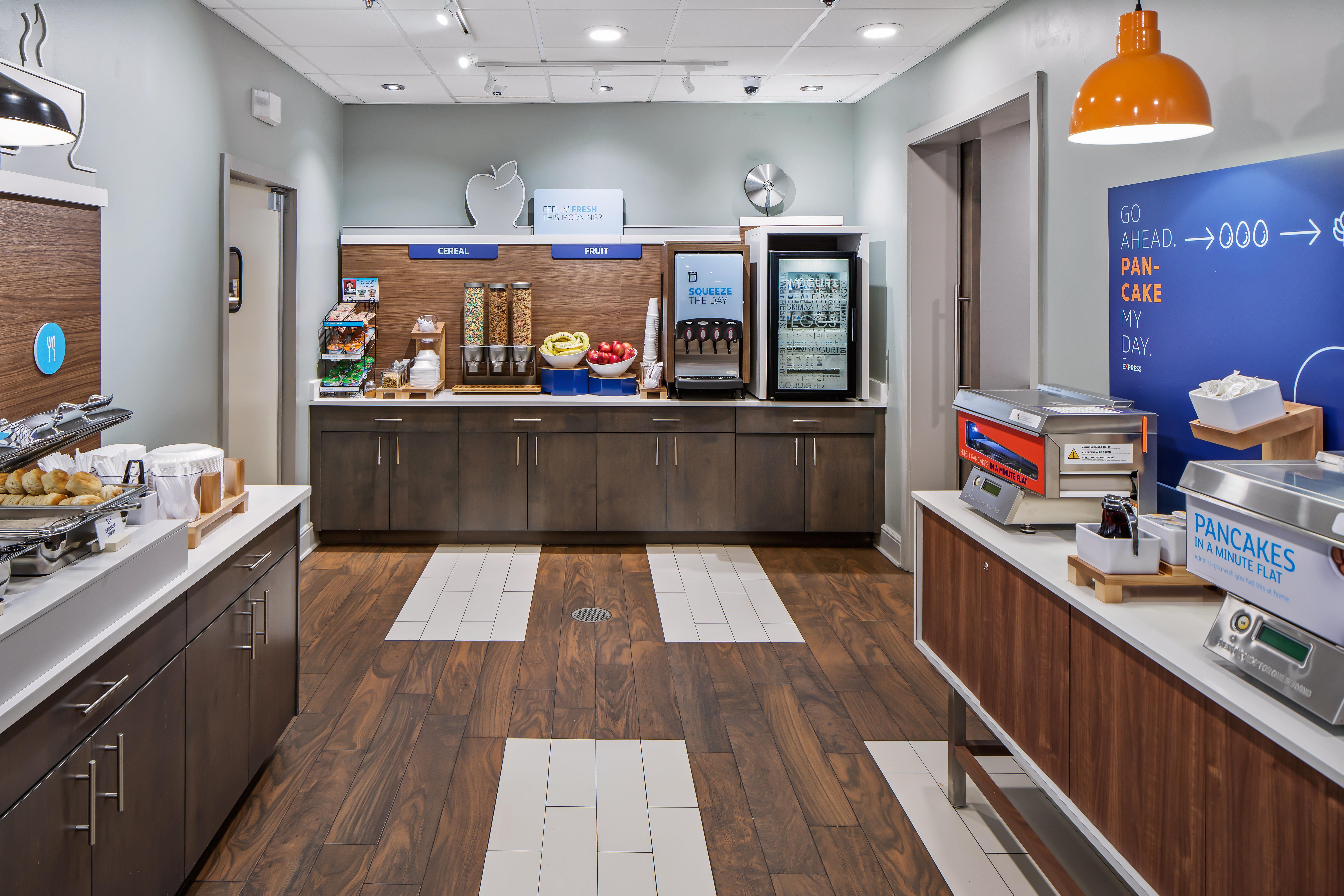 Holiday Inn Express Atlanta Airport-College Park By Ihg Exterior foto