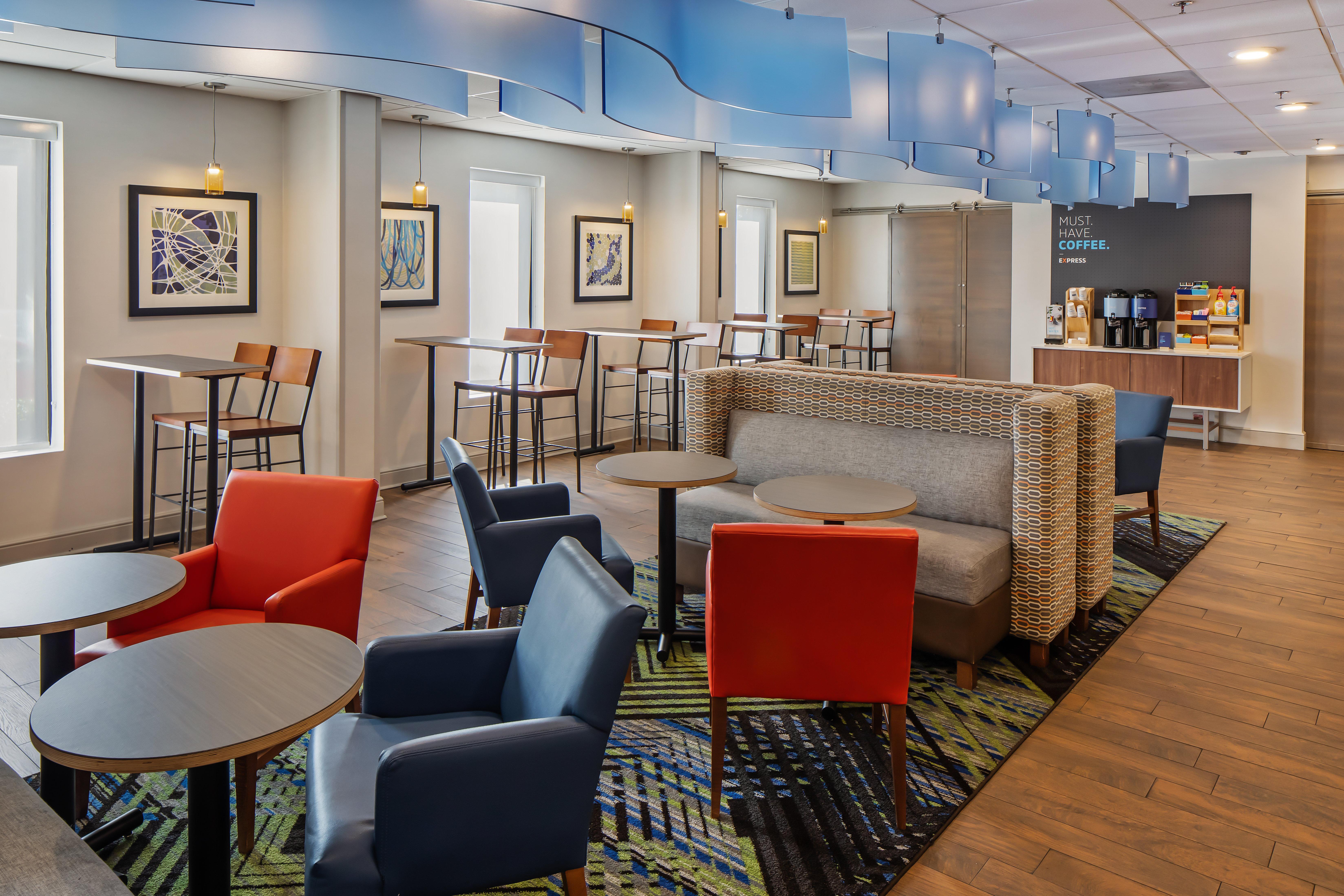 Holiday Inn Express Atlanta Airport-College Park By Ihg Exterior foto